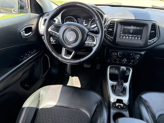 Used 2018 Jeep Compass Latitude w/ Popular Equipment Group FWD image 10
