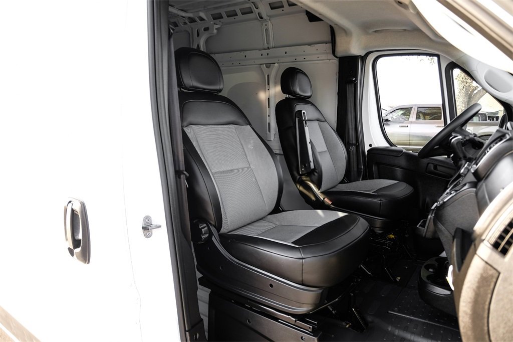 Used 2024 RAM ProMaster 2500 w/ Quick Order Package 22G SLT image 30
