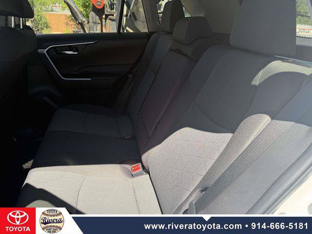 Certified 2022 Toyota RAV4 XLE w/ Convenience Package AWD/4WD image 12