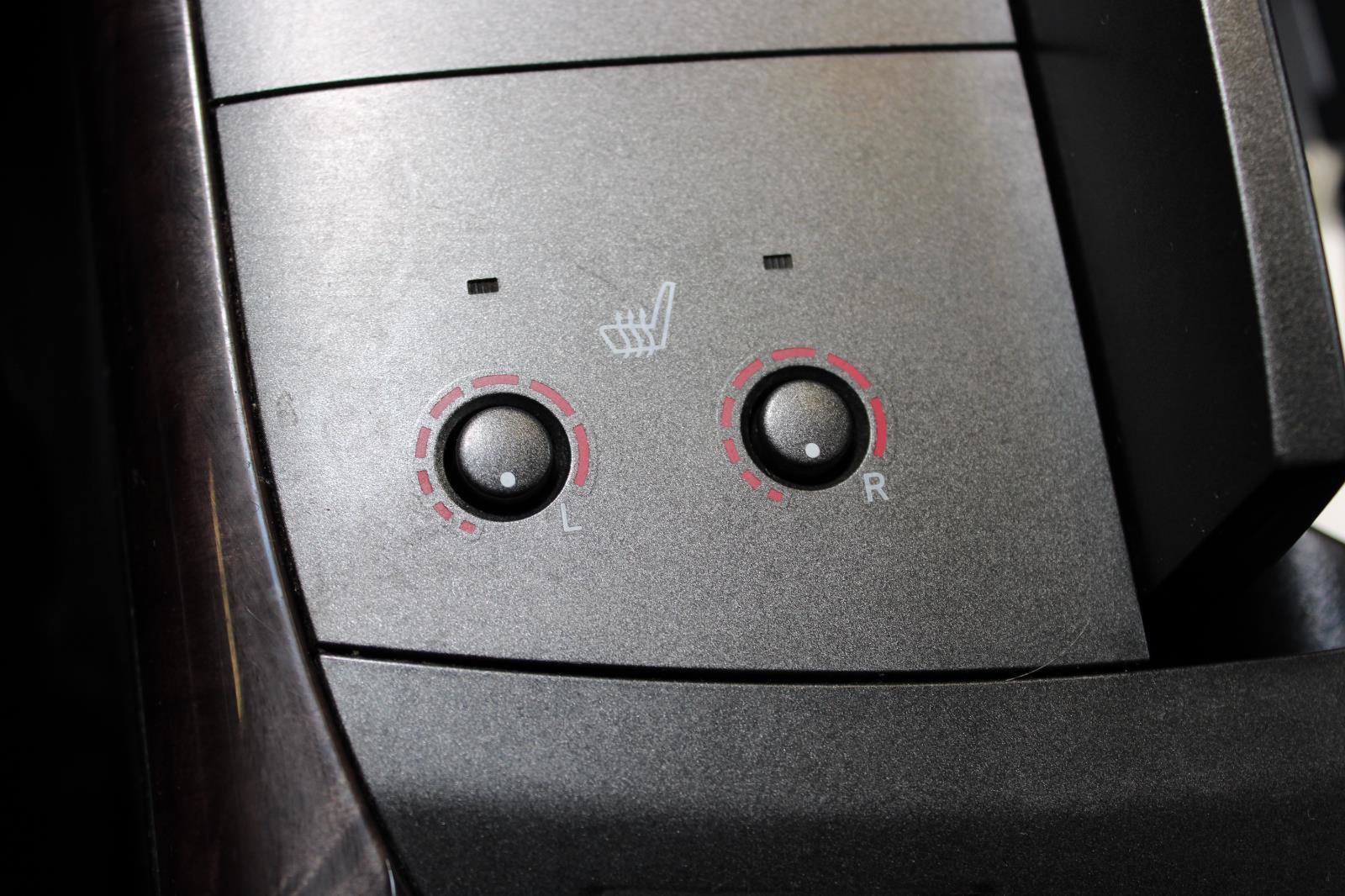 Used 2011 Toyota Avalon FWD image 21