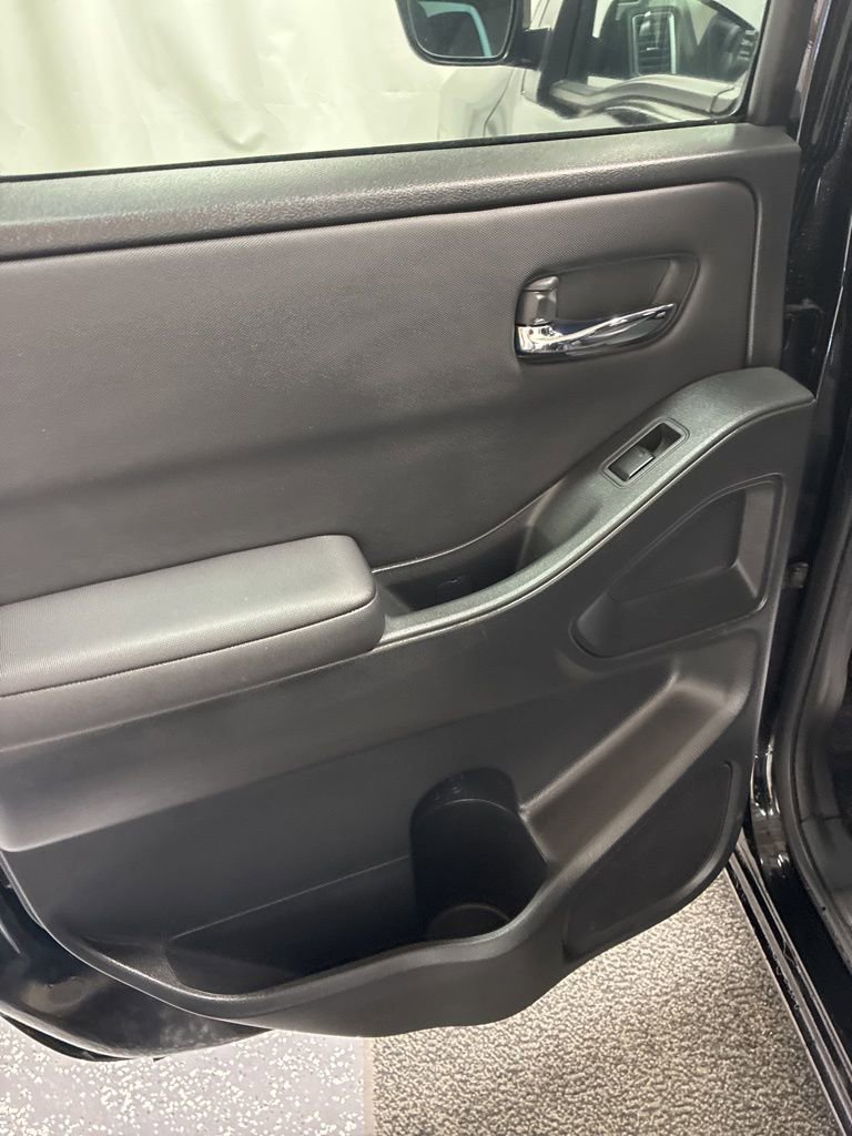 Used 2024 Nissan Frontier SL w/ Technology Package image 24