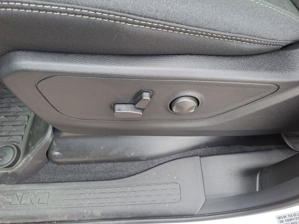 New 2026 RAM 1500 4x4 Crew Cab image 20