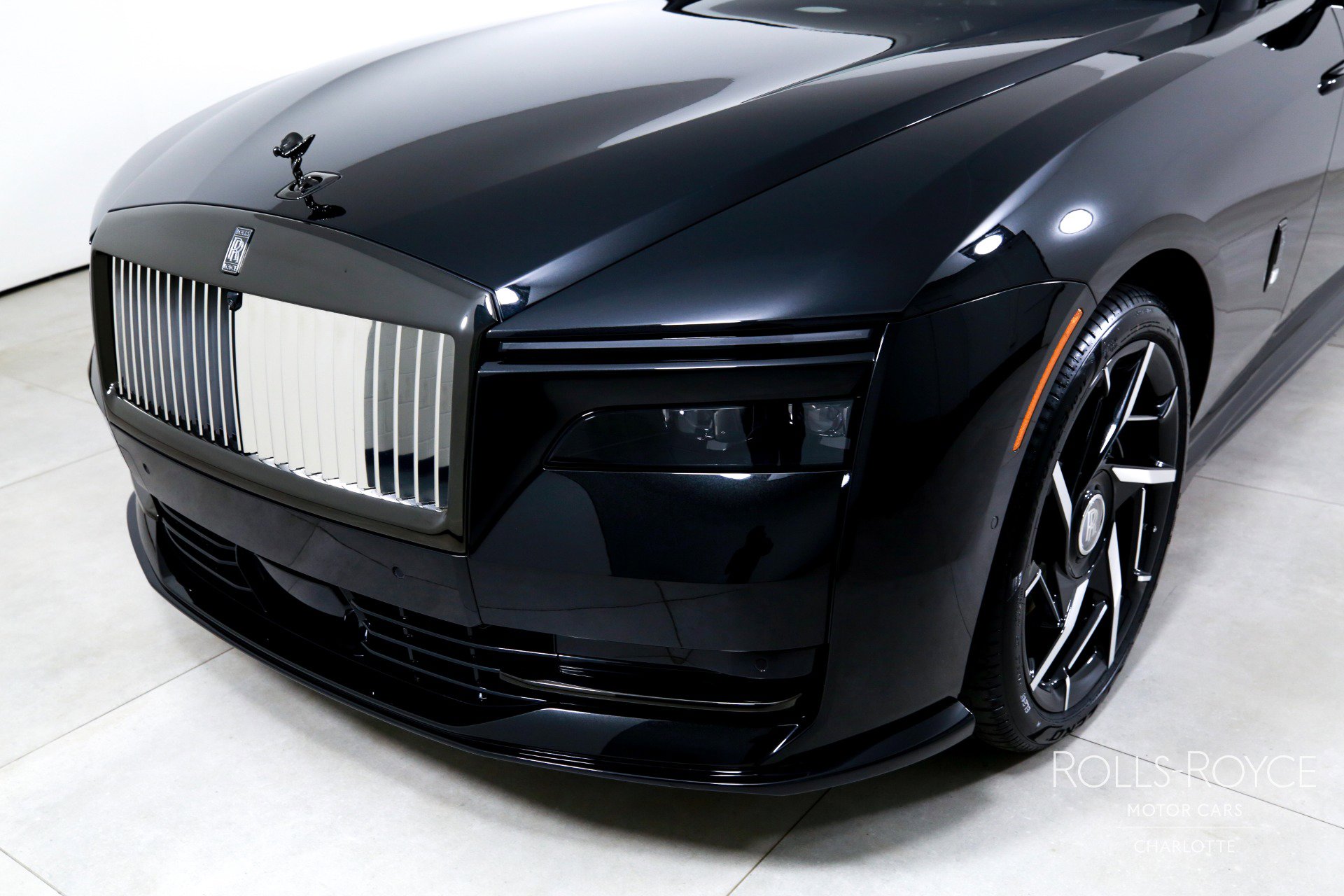 New 2025 Rolls-Royce Spectre Black Badge w/ Spectre Enhancement Package image 37