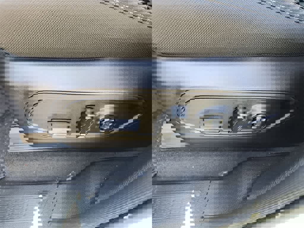 New 2025 Jeep Grand Cherokee Laredo X w/ Luxury Tech Group I image 12