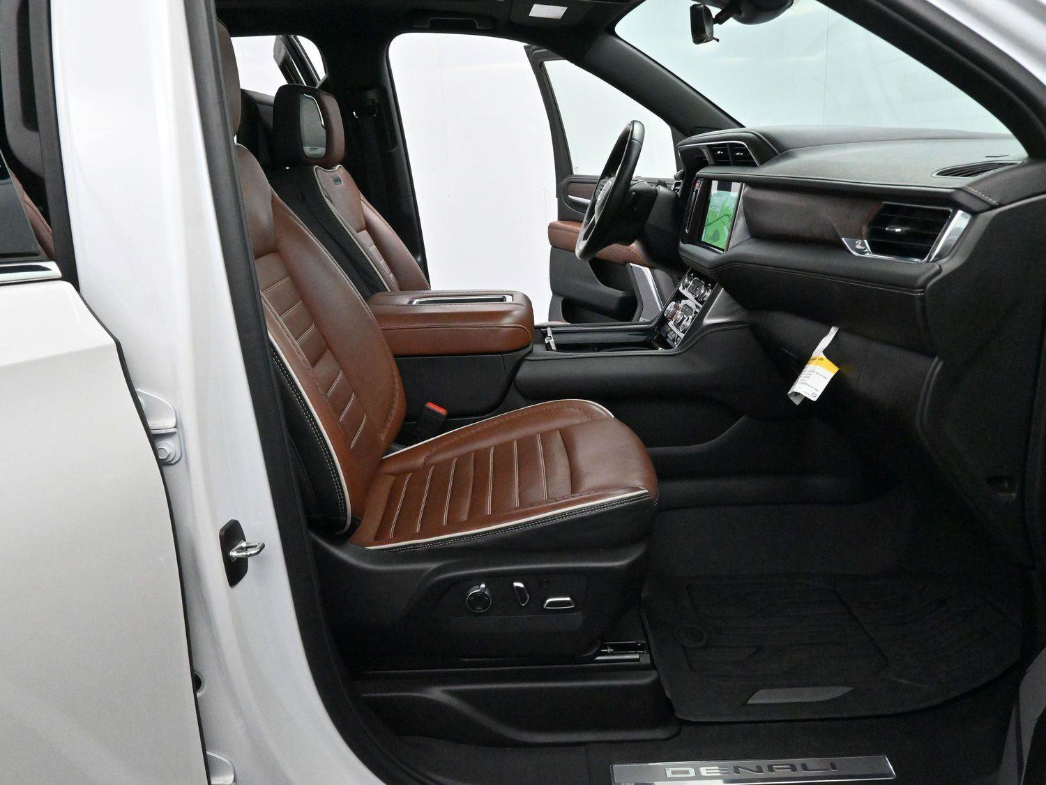 Used 2024 GMC Yukon XL Denali Ultimate image 37