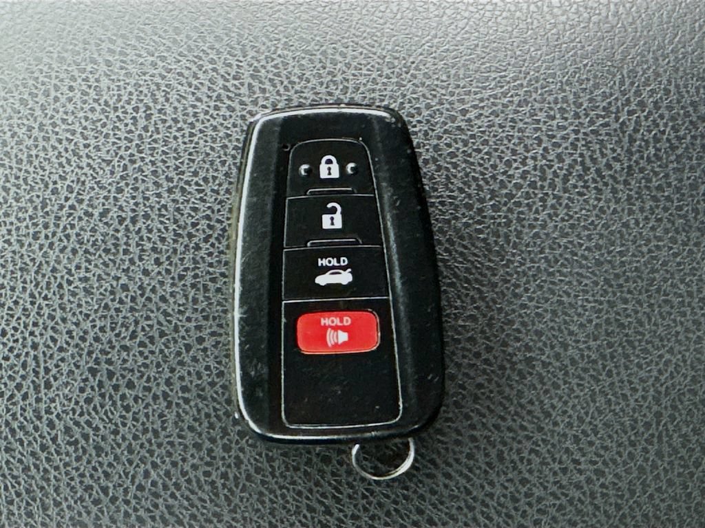 Used 2019 Toyota Camry LE w/ Convenience Package FWD image 29
