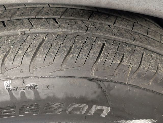 Used 2022 Kia Sorento LX image 9