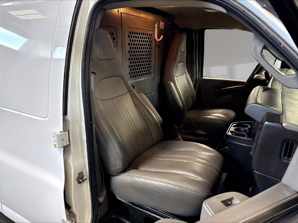 Used 2019 Chevrolet Express 3500 Extended RWD image 28