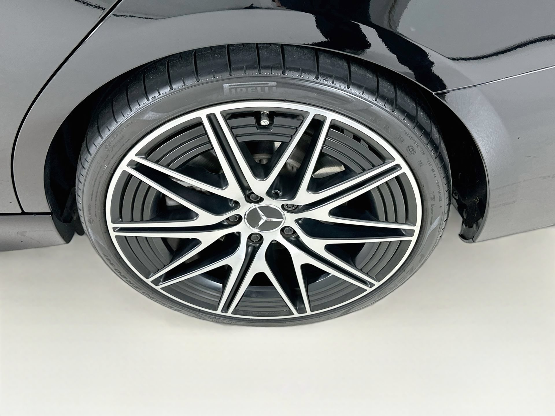 Used 2025 Mercedes-Benz C 43 AMG 4MATIC Sedan image 33
