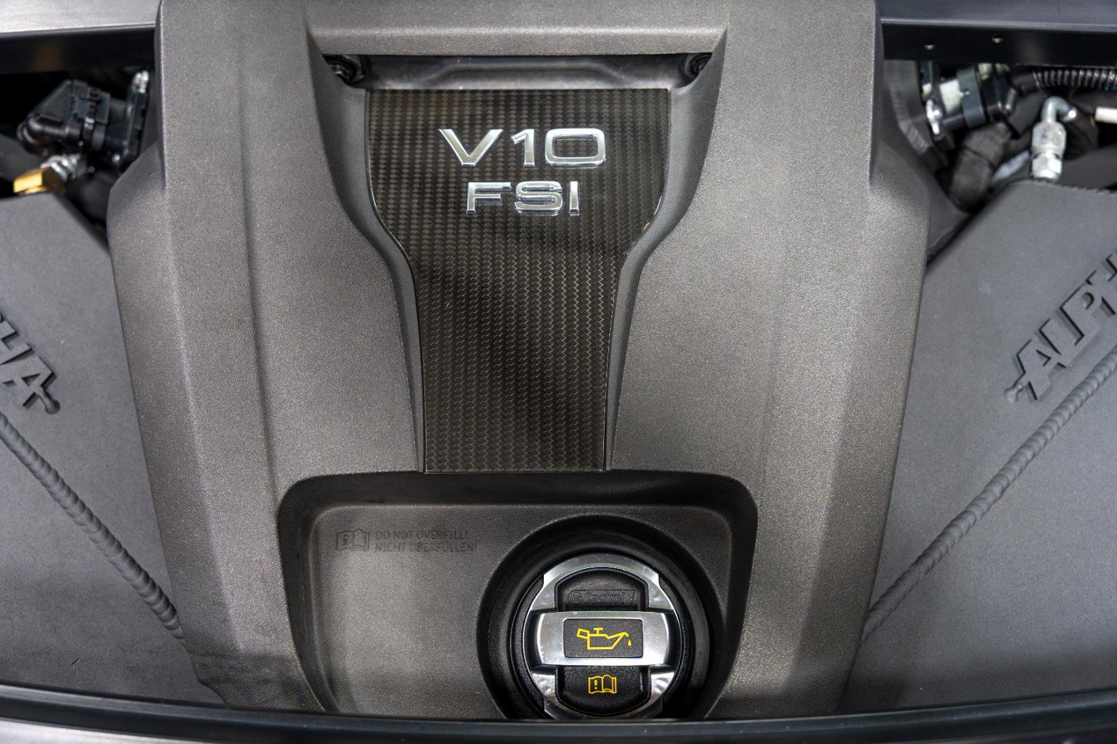 Used 2017 Audi R8 V10 plus w/ Full Leather Package image 71