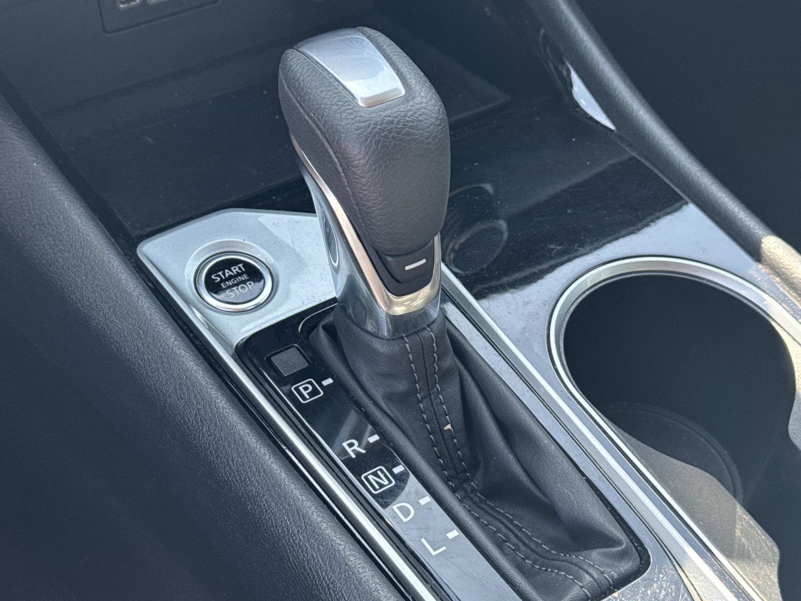 Used 2024 Nissan Altima 2.5 SV image 11