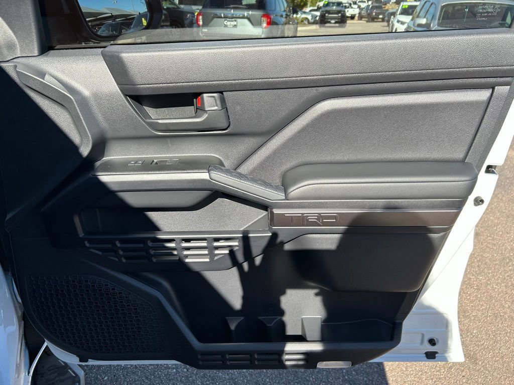 Used 2025 Toyota 4Runner 4WD image 31