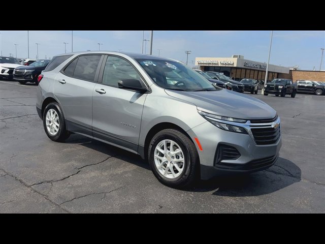 Certified 2024 Chevrolet Equinox LS w/ LS Convenience Package image 2