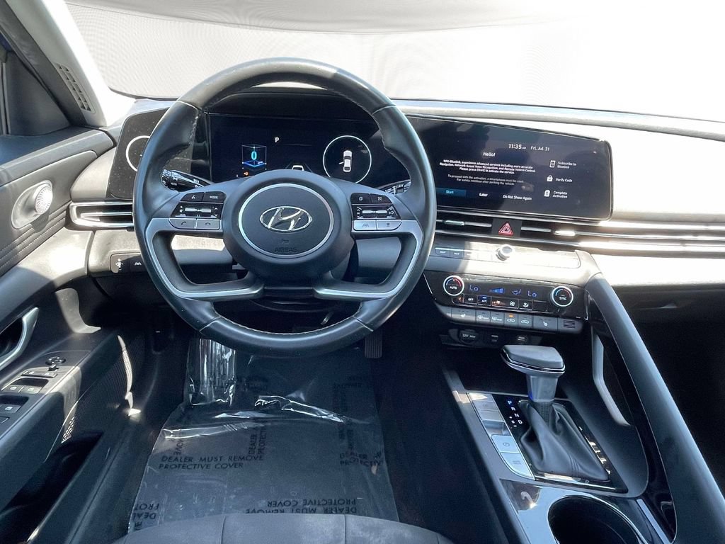 Used 2023 Hyundai Elantra SEL w/ Convenience Package FWD image 11