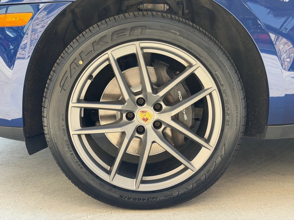 Used 2022 Porsche Macan AWD/4WD image 16