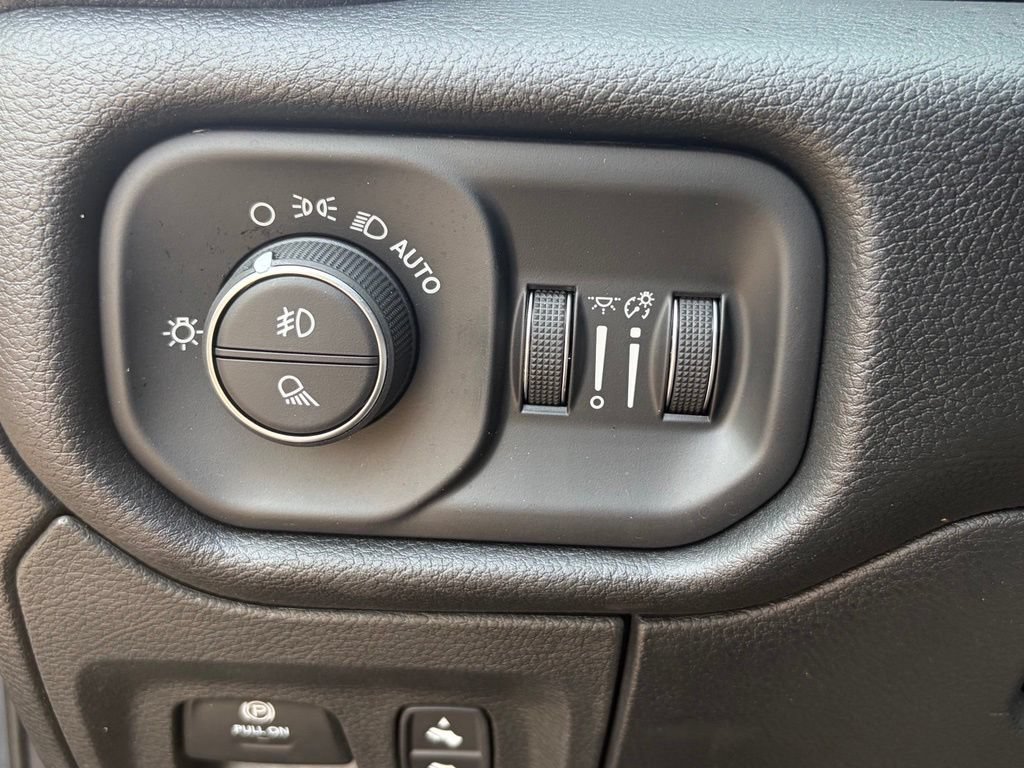 Used 2025 RAM 1500 Laramie w/ Advanced Safety Group II AWD/4WD image 47
