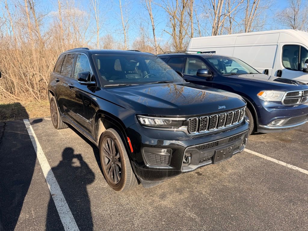 Used 2022 Jeep Grand Cherokee Overland w/ Advanced Protech Group III image 3