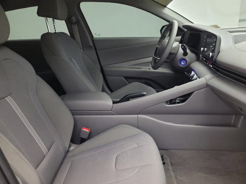 Used 2024 Hyundai Elantra SE image 21