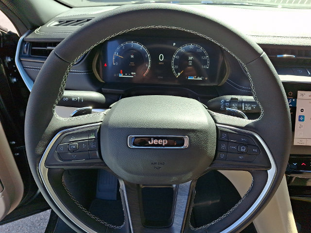 New 2026 Jeep Grand Cherokee Limited w/ Luxury Tech Group II AWD/4WD image 15