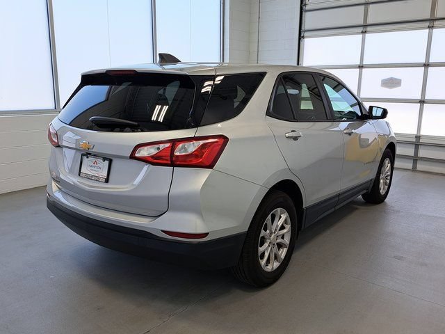 Used 2020 Chevrolet Equinox LS w/ LS Convenience Package FWD image 5