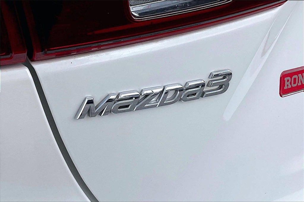 Used 2017 MAZDA MAZDA3 Grand Touring image 21