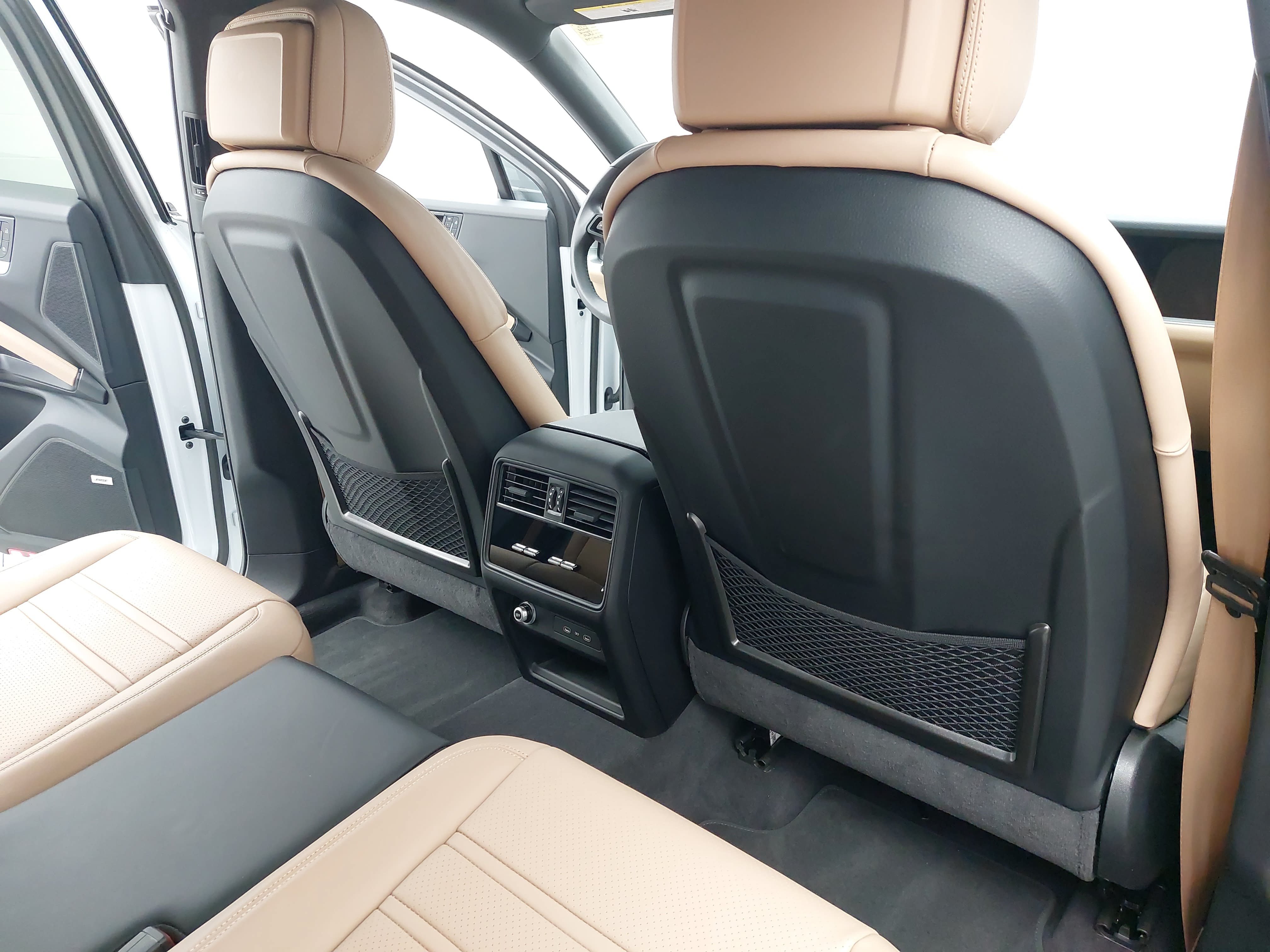Certified 2026 Porsche Cayenne E-Hybrid Coupe AWD/4WD image 13