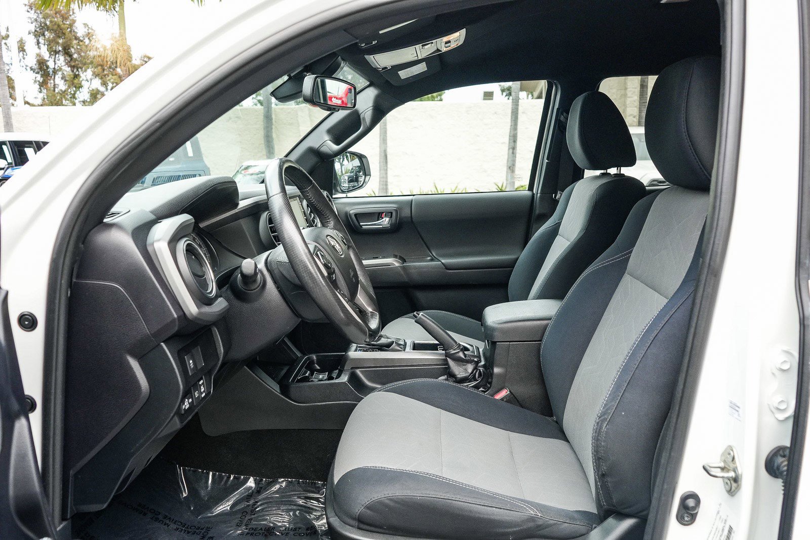 Used 2021 Toyota Tacoma TRD Sport w/ Technology Package AWD/4WD image 16