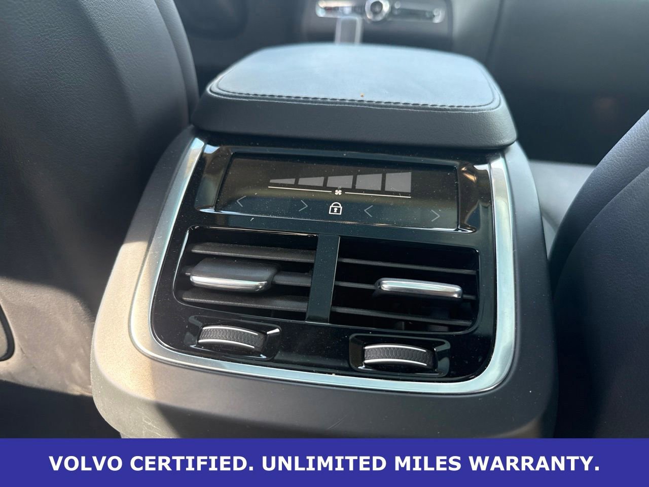 Certified 2025 Volvo XC90 B5 Core AWD/4WD image 15