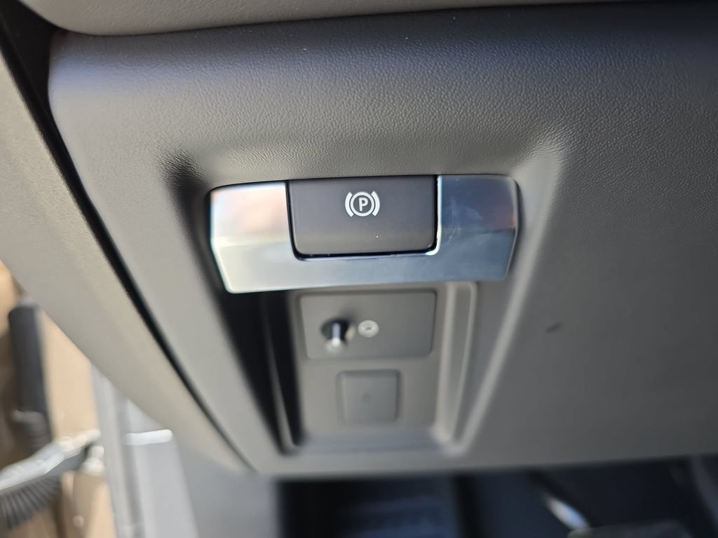 Certified 2025 Land Rover Defender 110 AWD/4WD image 26