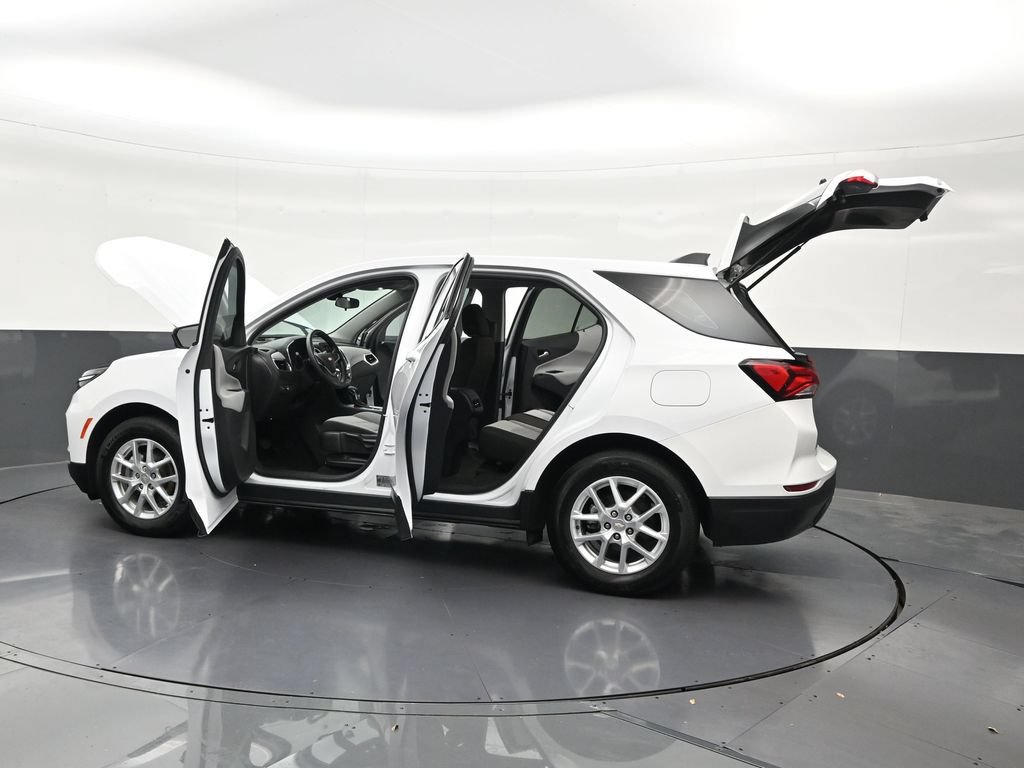 Used 2023 Chevrolet Equinox LS FWD image 40
