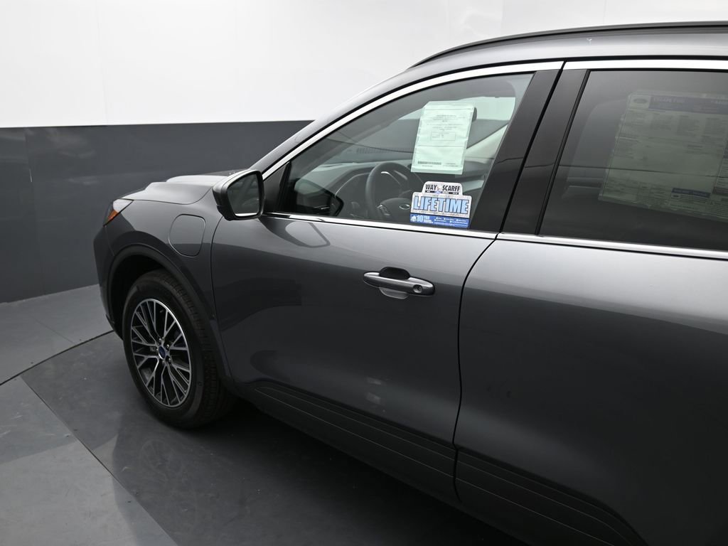 New 2024 Ford Escape SE w/ PHEV Premium Package image 17