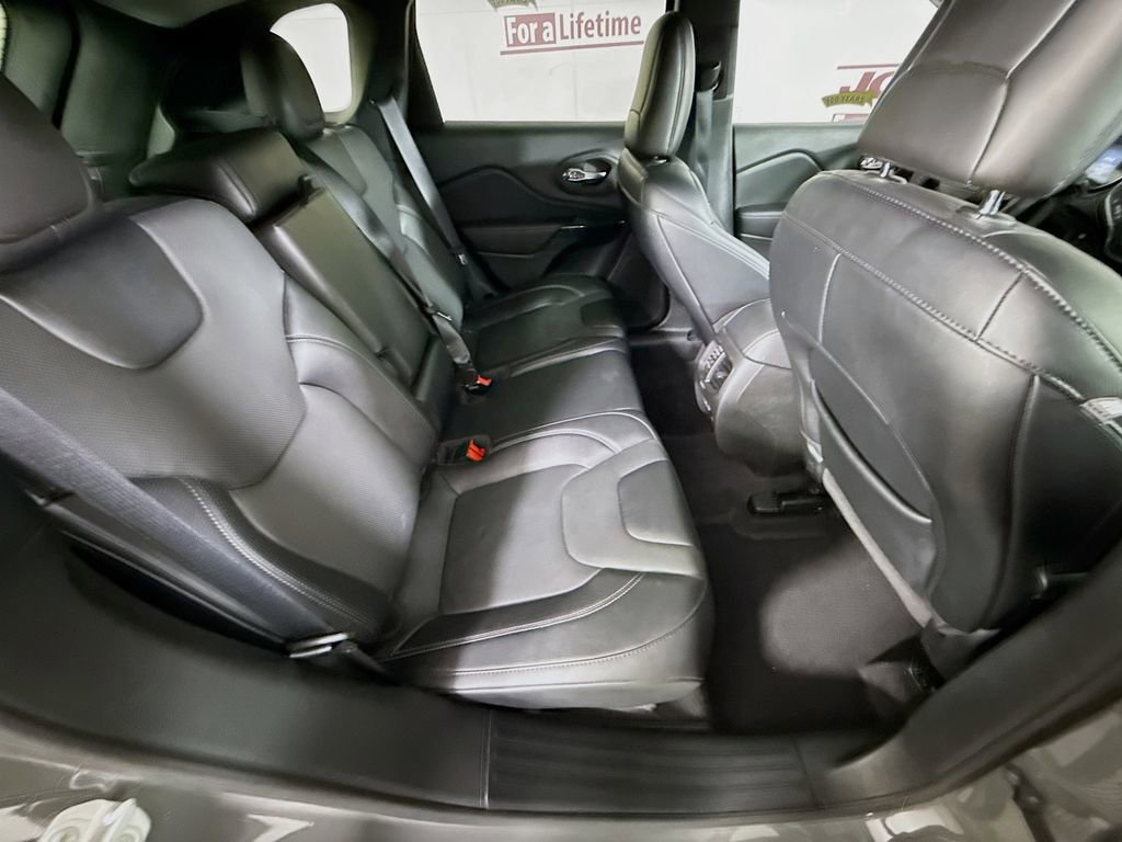 Used 2023 Jeep Cherokee Altitude Lux image 30