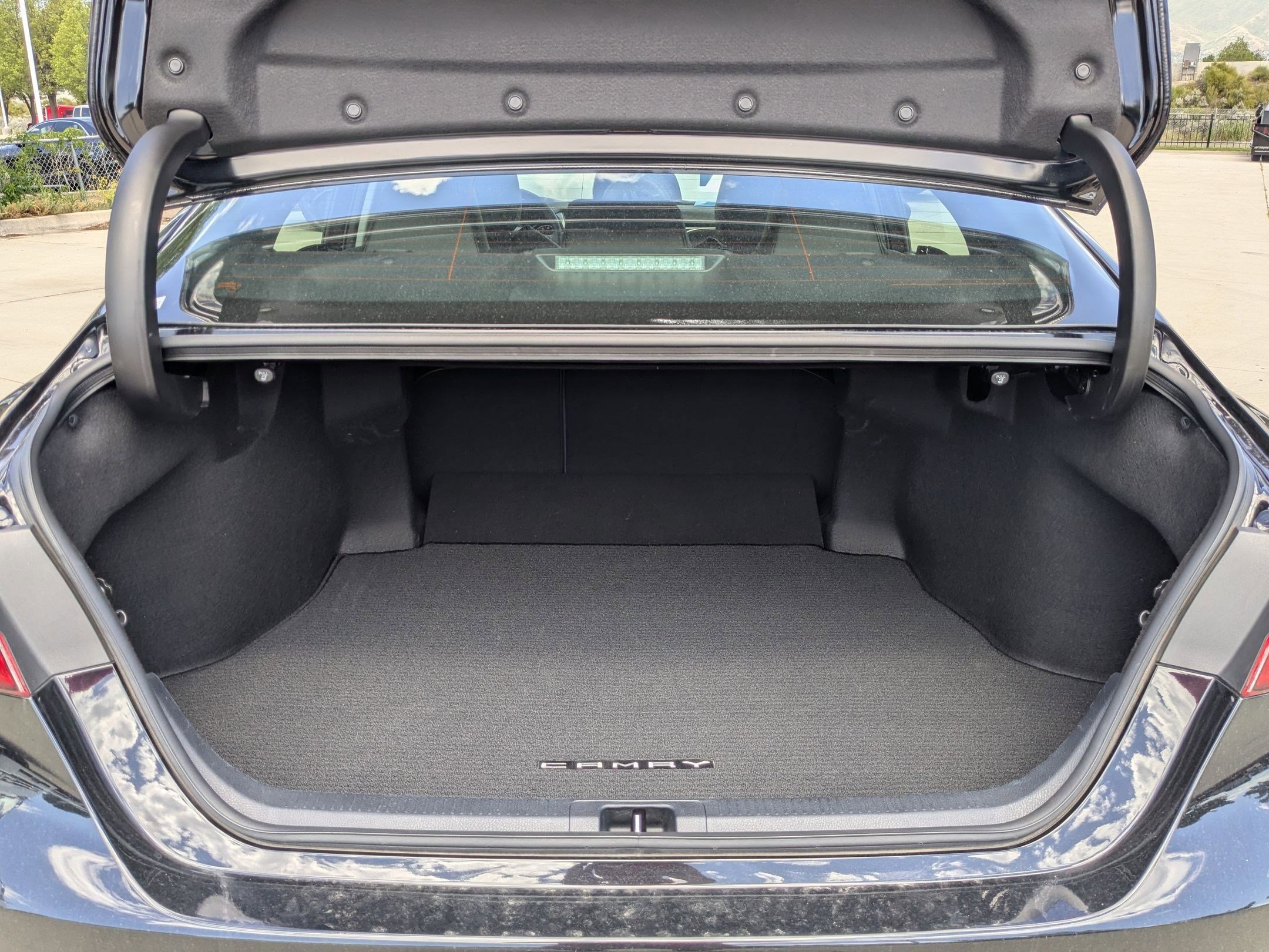 Used 2023 Toyota Camry SE FWD image 30