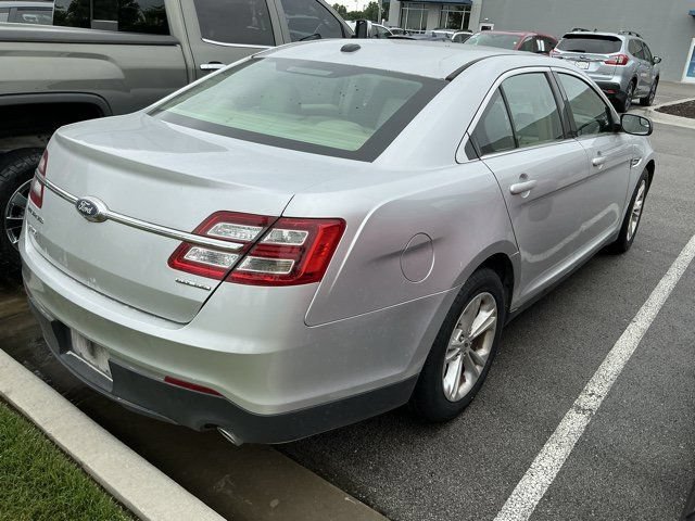 Used 2018 Ford Taurus SE FWD image 6