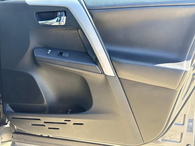 Used 2018 Toyota RAV4 XLE FWD image 18