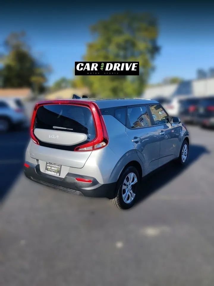 Used 2022 Kia Soul LX image 9
