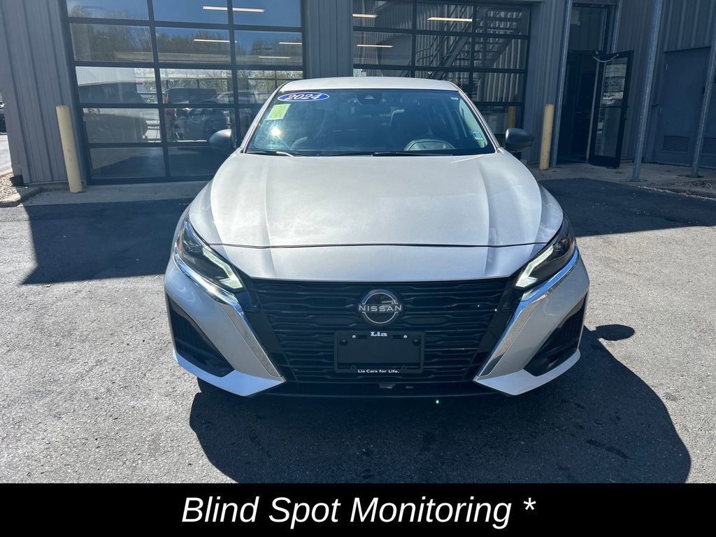 Used 2024 Nissan Altima 2.5 S FWD image 10