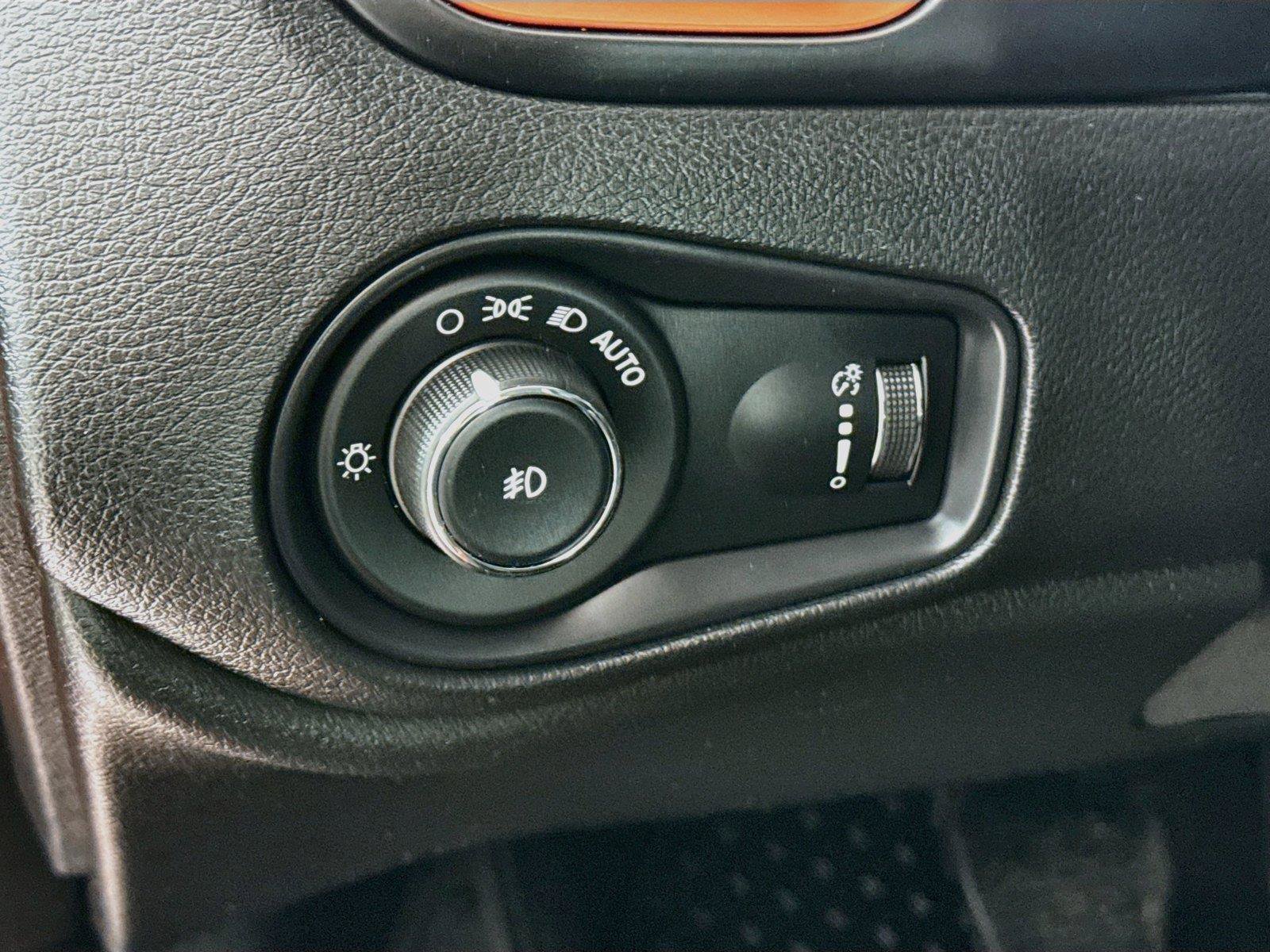 Used 2020 Jeep Renegade Sport AWD/4WD image 14