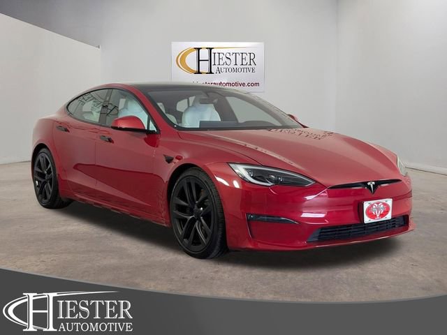 Used 2023 Tesla Model S Standard Range image 1