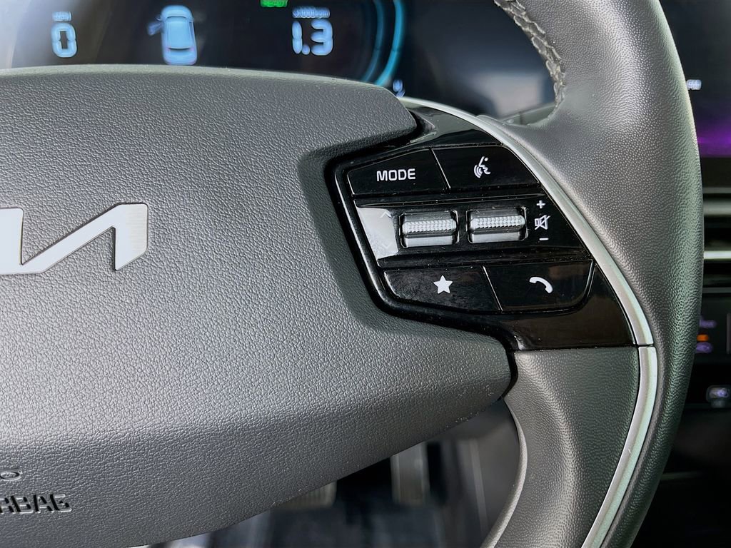 Used 2023 Kia Niro EX w/ EX Cold Weather Package FWD image 15
