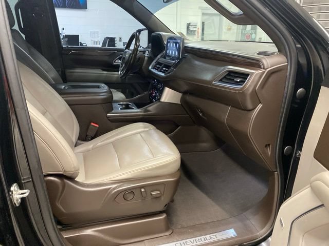 Used 2021 Chevrolet Suburban LT AWD/4WD image 16