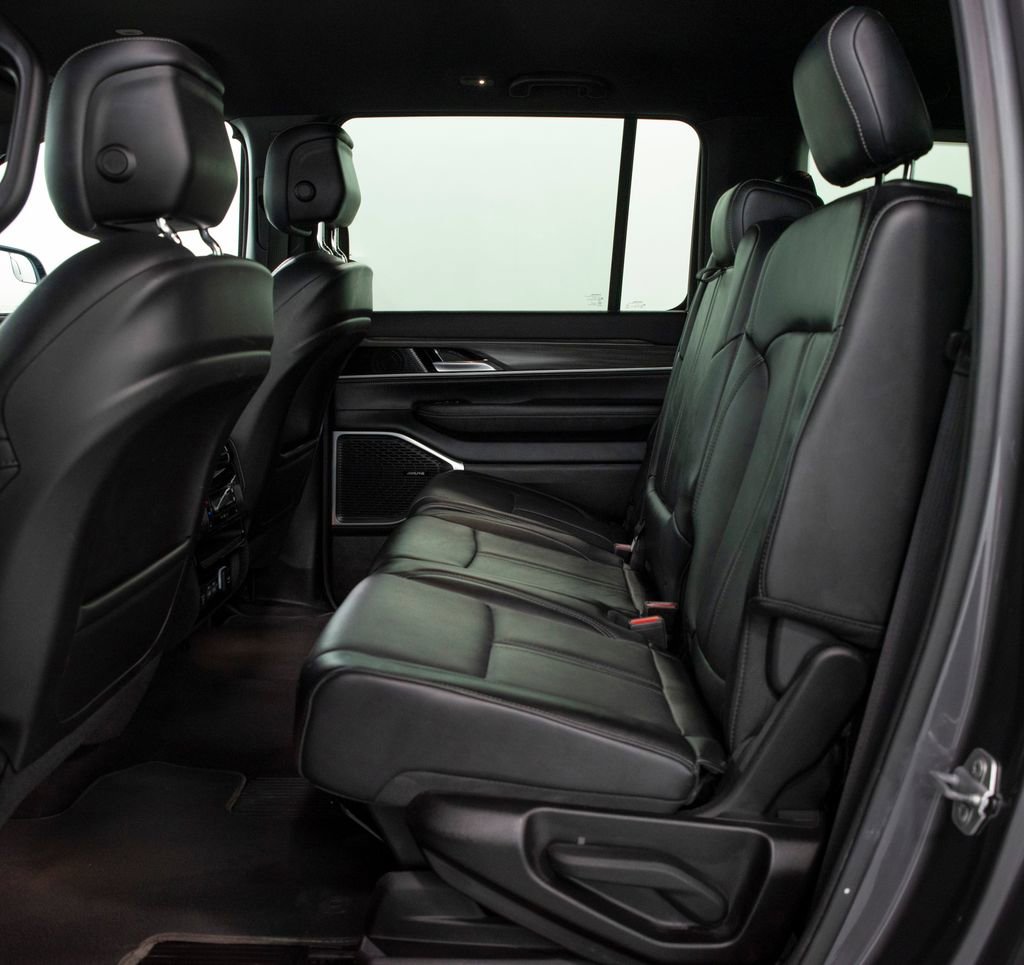 Used 2024 Jeep Wagoneer L Series III w/ Flexible Seating Group image 12