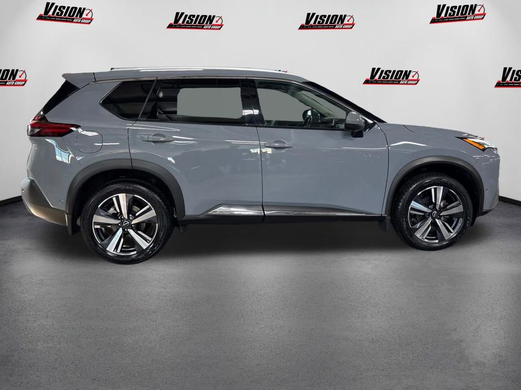 Used 2023 Nissan Rogue SL w/ SL Premium Package image 4