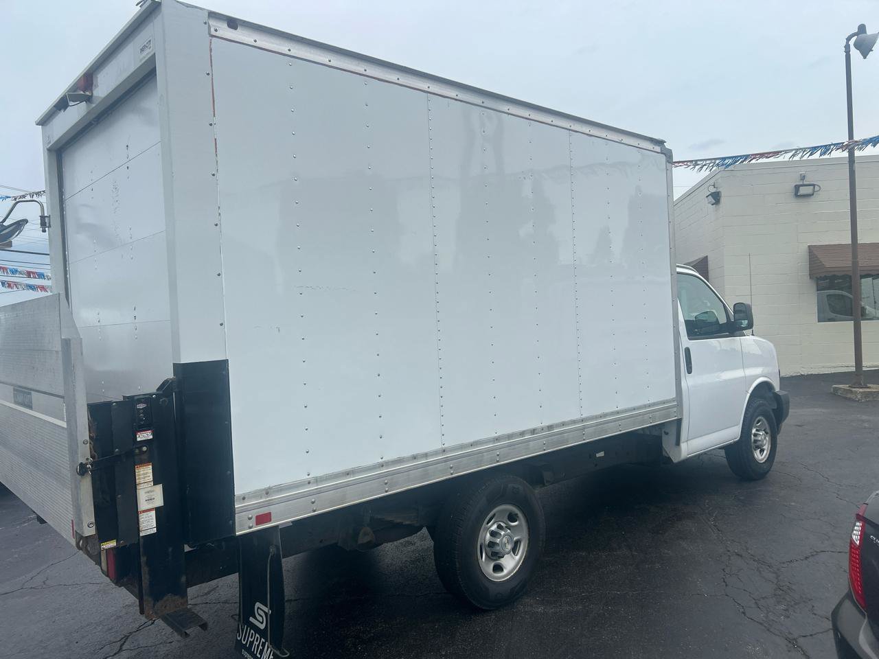 Used 2021 Chevrolet Express 3500 RWD image 6