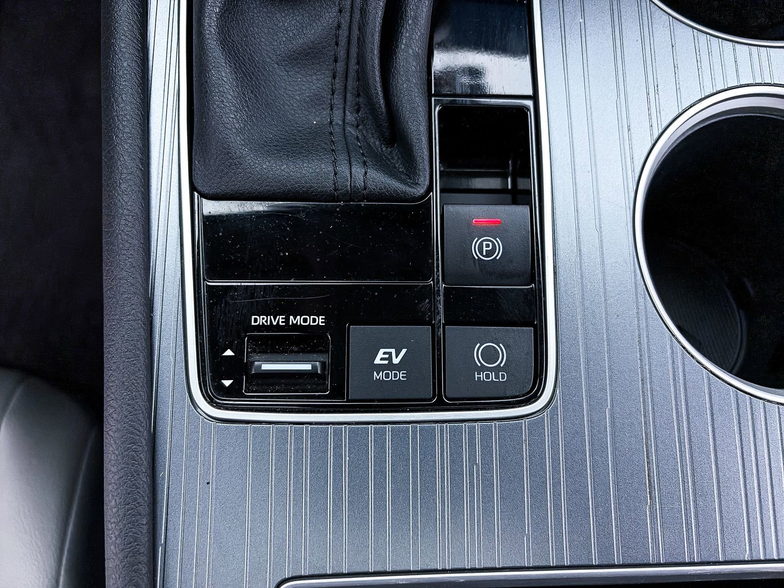Used 2025 Toyota Sienna XLE FWD image 6