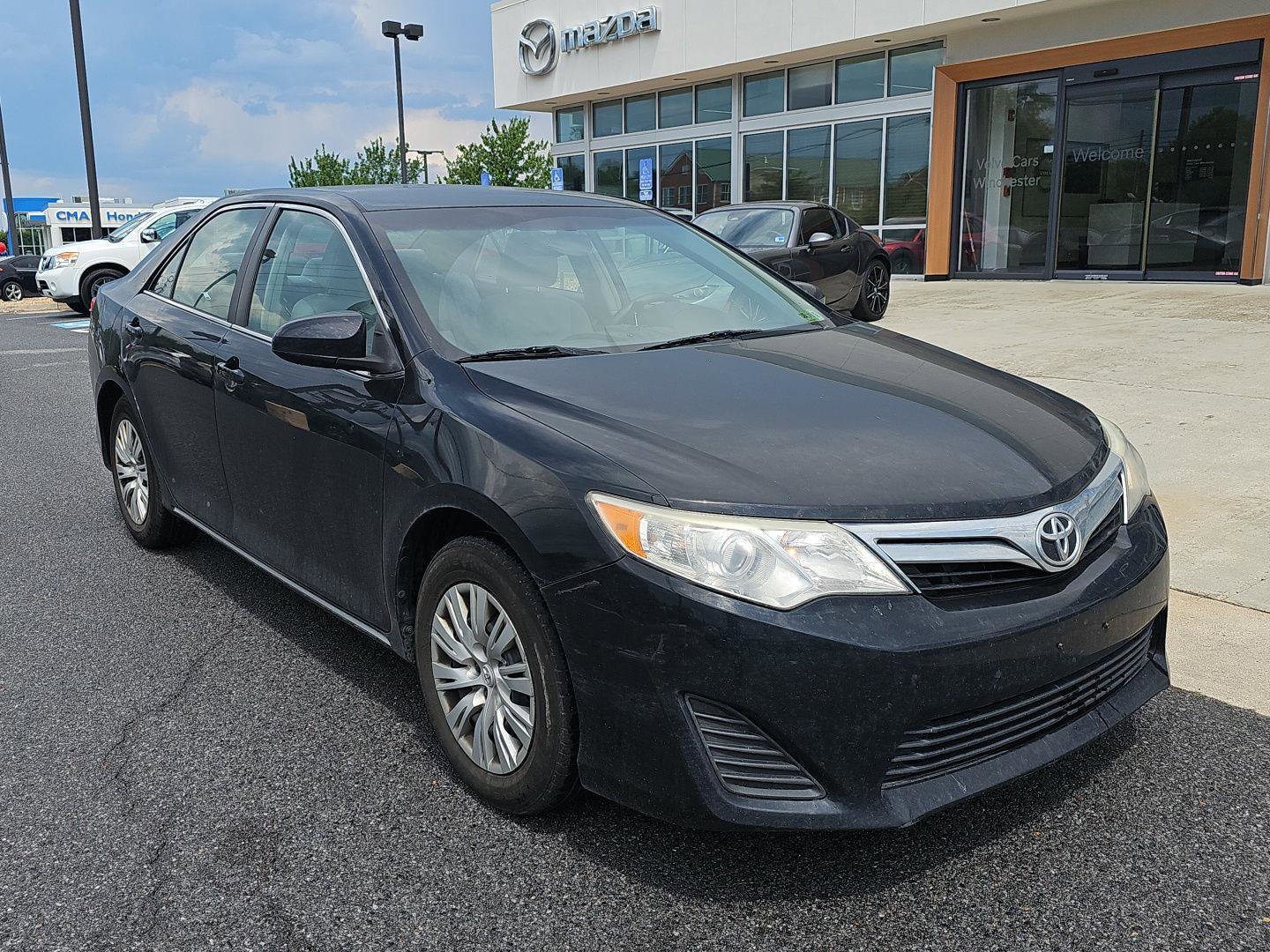 Used 2014 Toyota Camry LE FWD image 1