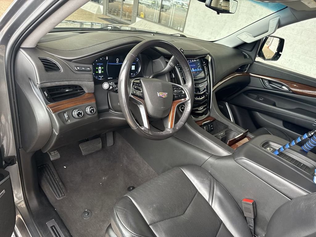 Certified 2020 Cadillac Escalade Luxury w/ Escalade Sport Edition image 10