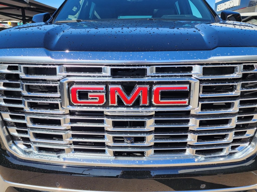 New 2026 GMC Yukon XL Denali w/ Denali Reserve Package image 9