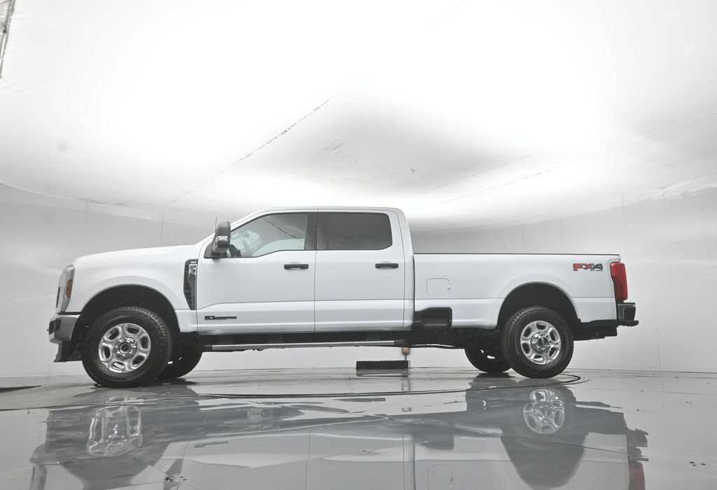 New 2026 Ford F350 XLT w/ FX4 Off-Road Package AWD/4WD image 7