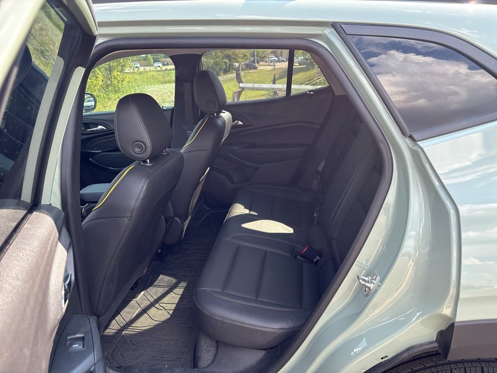 Used 2025 Chevrolet Trax ACTIV w/ Driver Confidence Package FWD image 25
